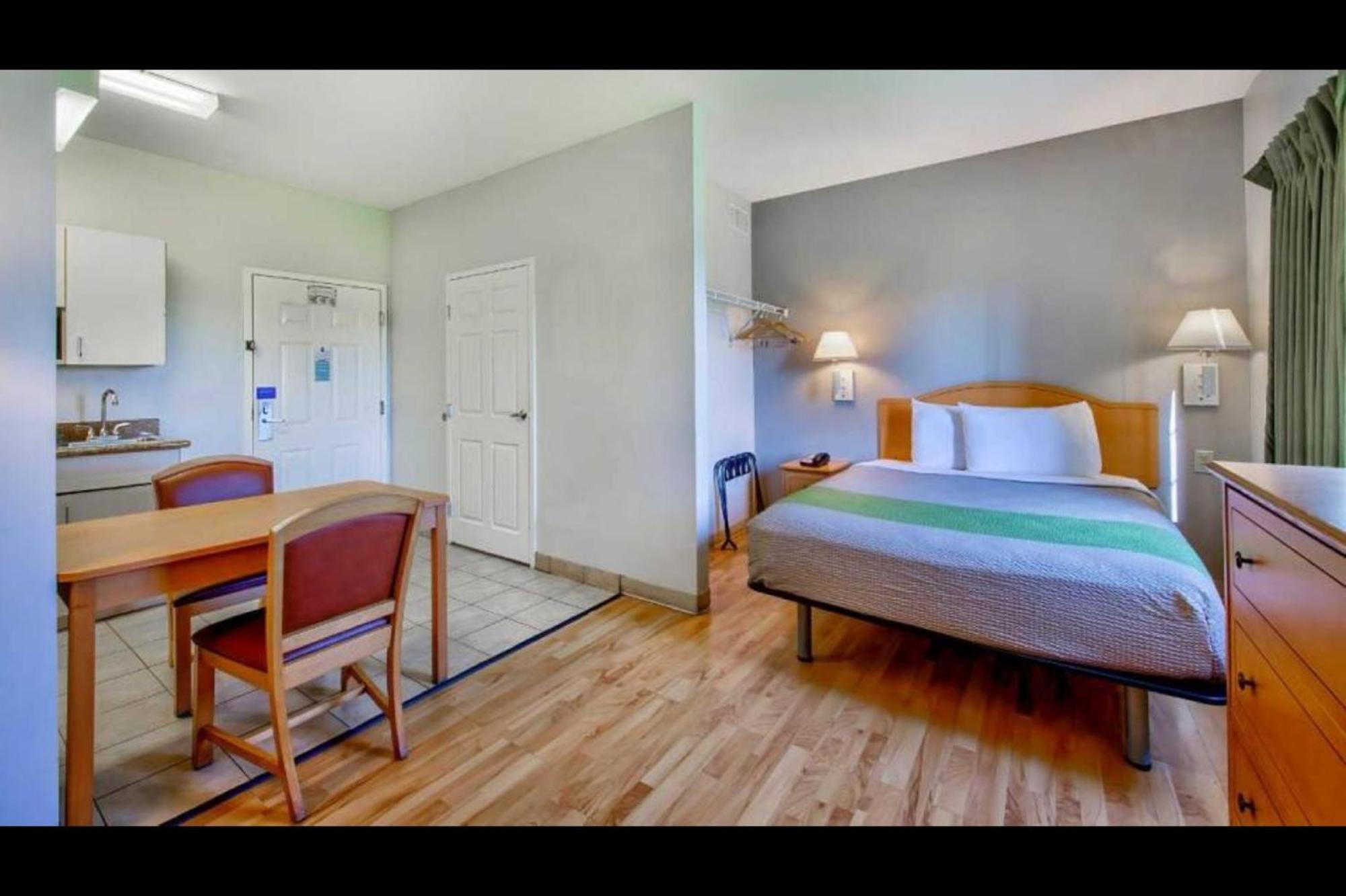 Oyo Townhouse Sulphur,La Extended Stay Exterior foto